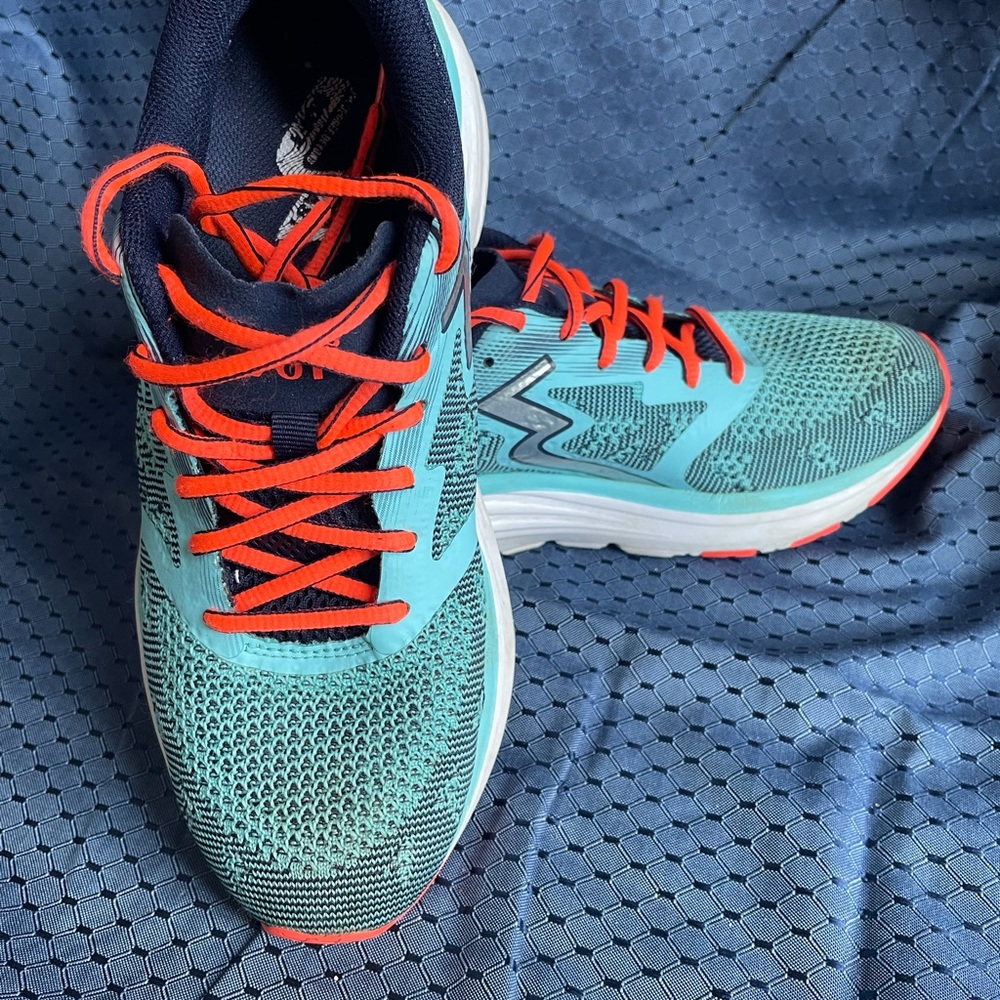 Sneakers - Picture 8 of 8